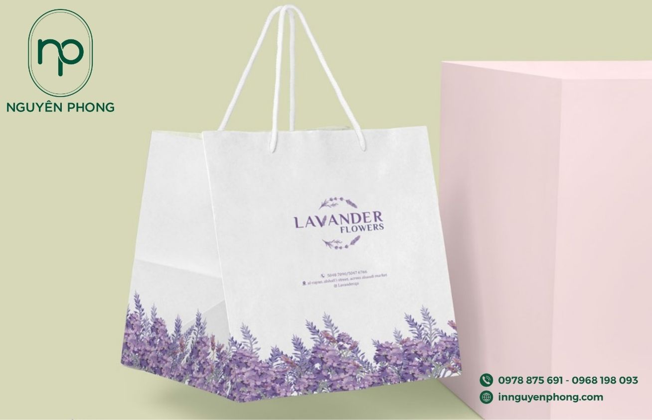 Mẫu túi giấy kraft trắng đựng hoa in hình rõ nét